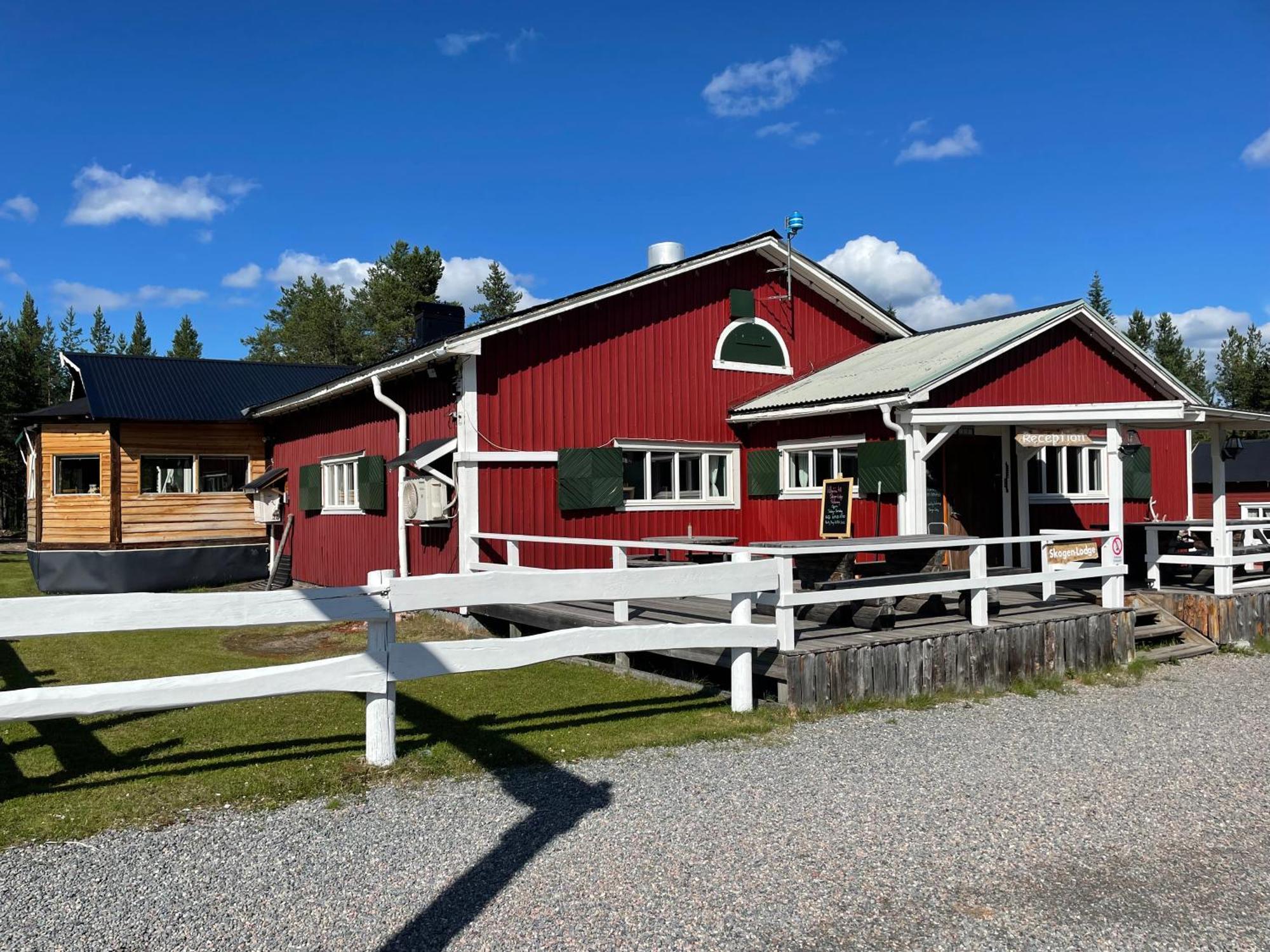 Skogen-Lodge Koskullskulle Luaran gambar